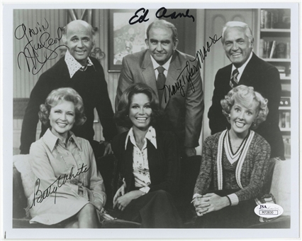 Mary Tyler Moore Cast Signed 8x10 Photograph With 4 Signatures (JSA)